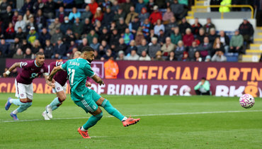 «Ливерпуль» обыграл «Бернли» благодаря голу Салаха с пенальти на 90+5-й минуте