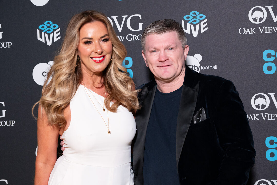 Рикки Хаттон с актрисой Клэр Суини.