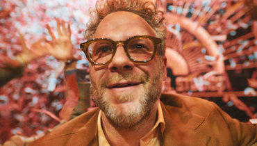 Эмми 2025: сериалы победители — Киностудия, Переходный возраст и Больница Питт.