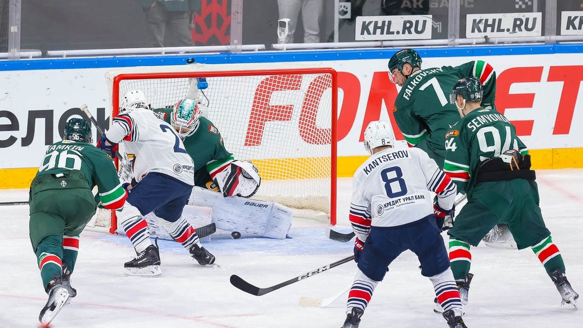 «Ак Барс» проиграл два матча подряд со счетом 3:6.