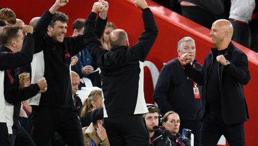 Тренерский штаб «Ливерпуля» после гола Вирджила ван Дейка.