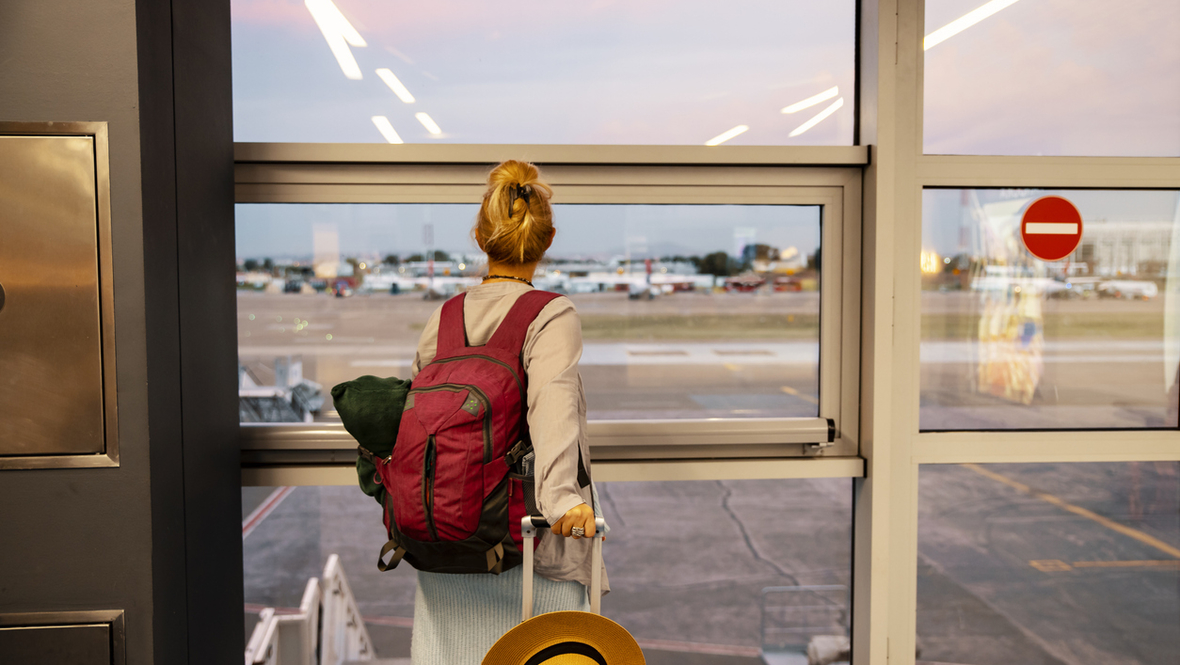 Девушка в аэропорту