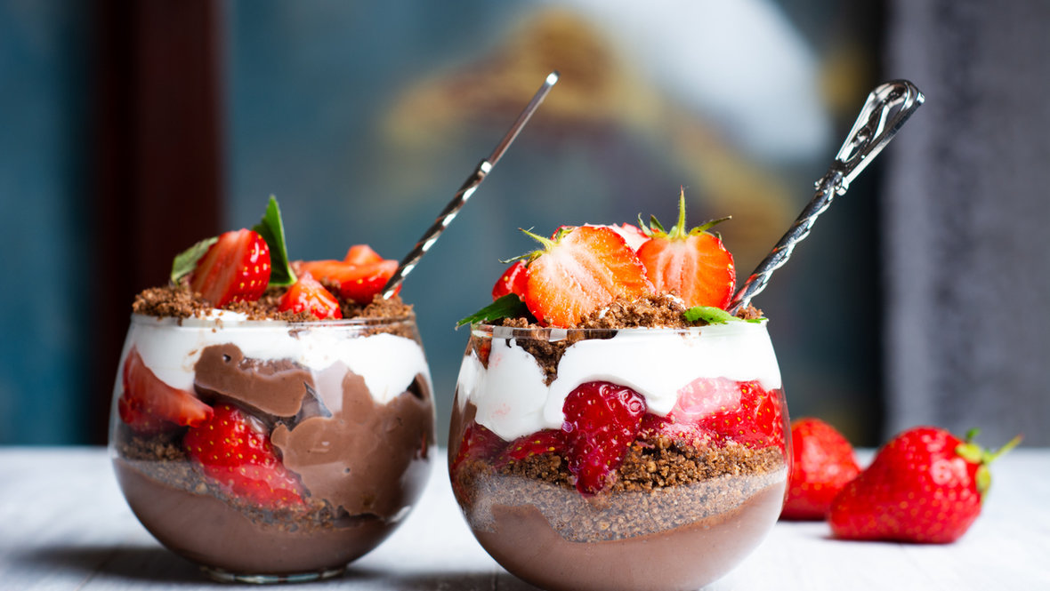 Десерты на столе