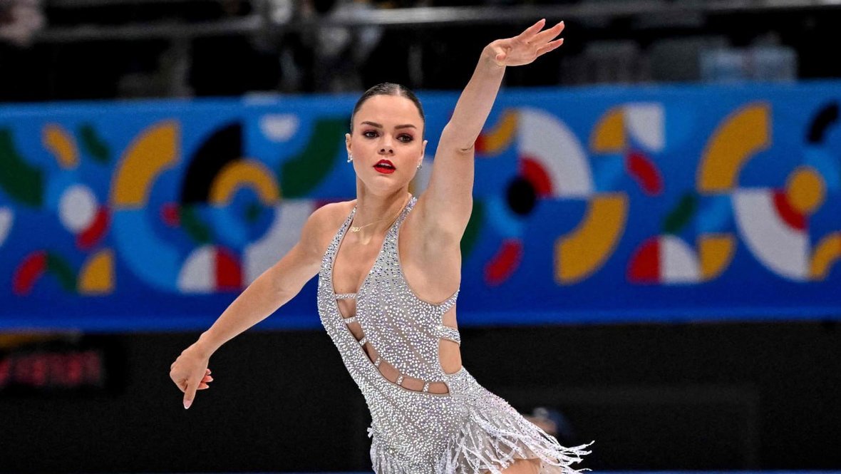 Луна Хендрикс.