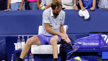 Медведев победил Басаваредди и вышел в четвертьфинал турнира в Гуанчжоу