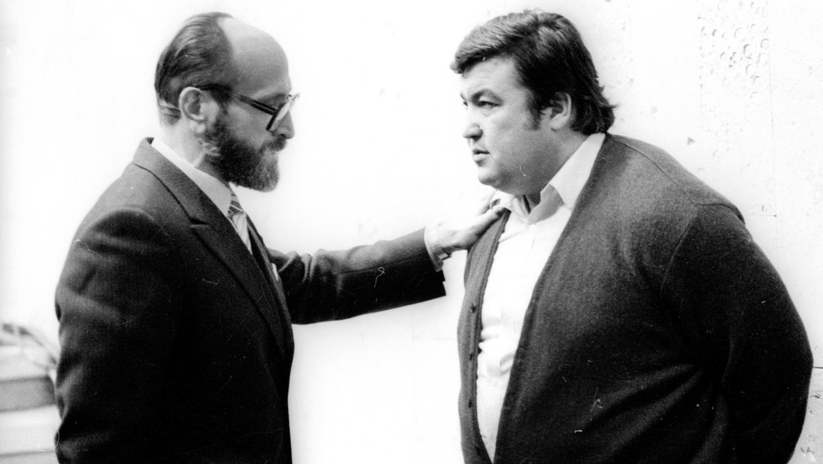 Юрий Власов (слева).