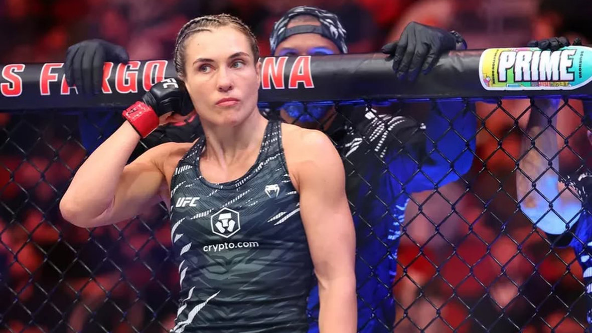 Яна Сантос.