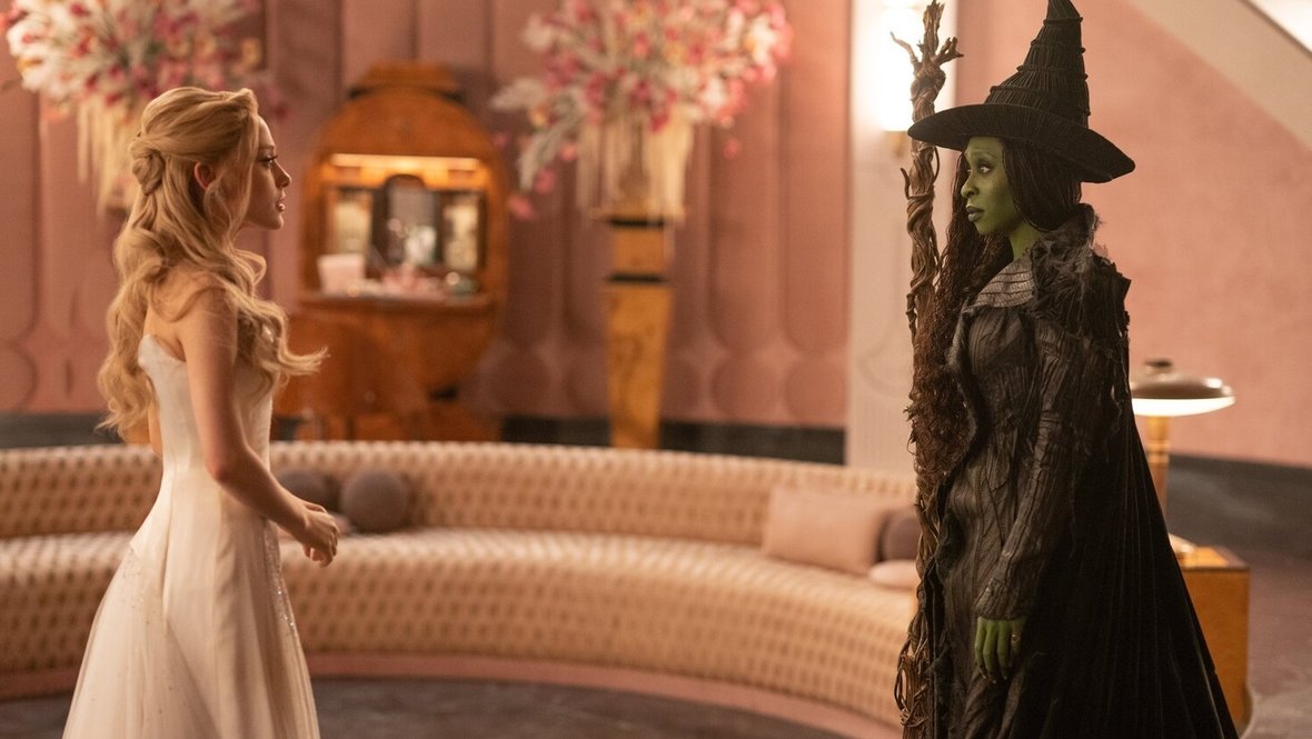 Кадр из фильма «Злая: Навсегда», реж. Джон М. Чу, Universal Pictures