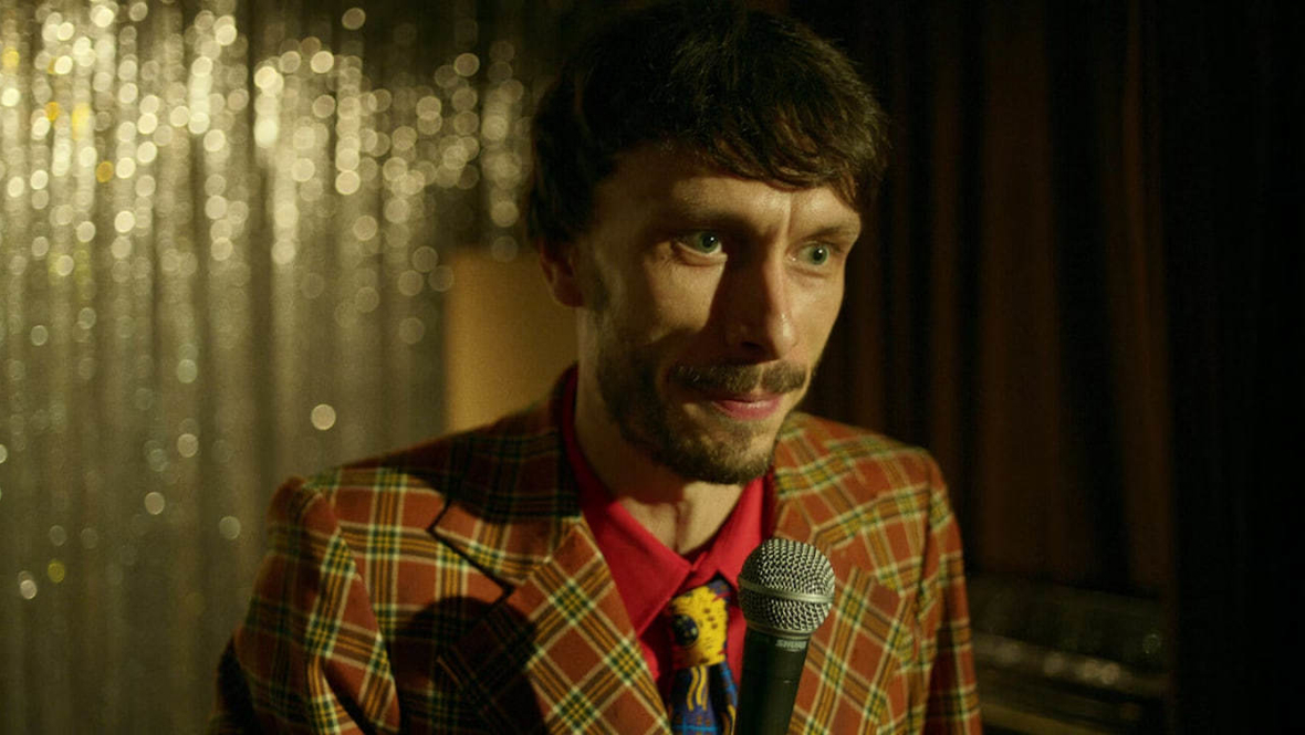 Кадр из сериала «Олененок», создатель Ричард Гэдд, Netflix