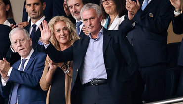 «Порту» оштрафовали на 3 тысячи евро за гомофобные кричалки про Моуринью. Две недели назад тренера встречали овациями