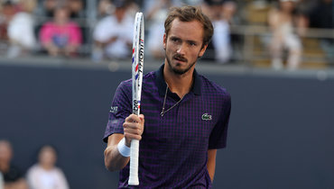 Медведев — в четвертьфинале Пекина: уверенно обыграл Давидовича Фокину