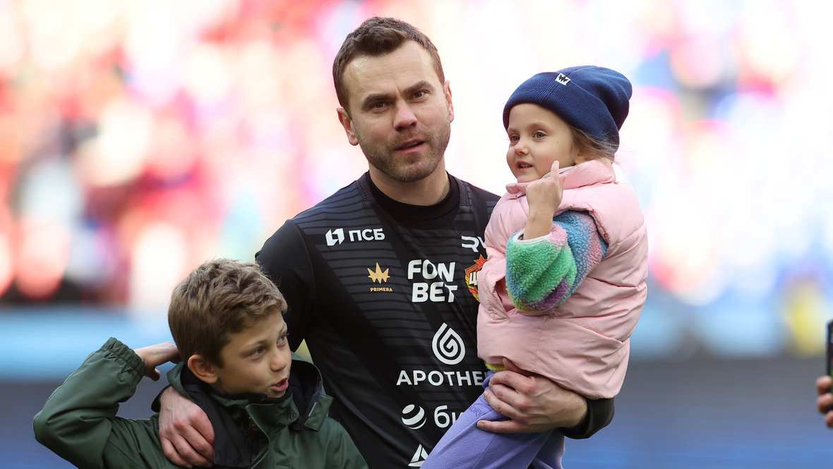 Дети Акинфеева, красотки стюардессы, гол Дивеева: ЦСКА нанес «Балтике» первое поражение в РПЛ