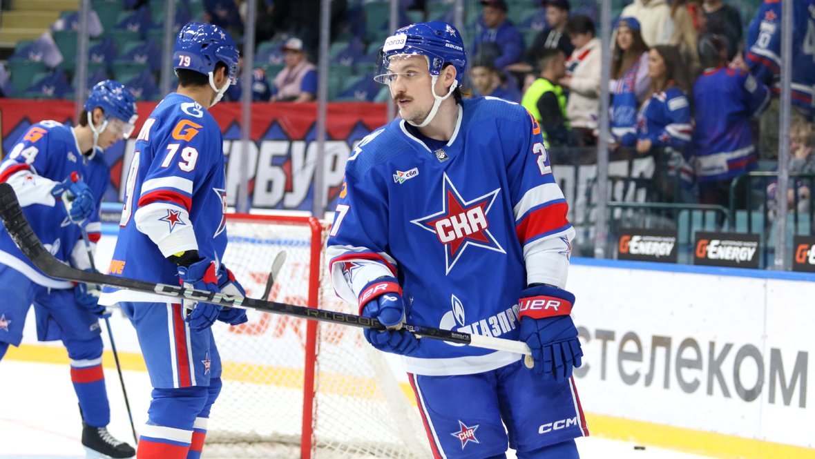 Бреннан Менелл.