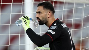 «Ливерпуль» снова проиграл и потерял Алиссона. У грузина Мамардашвили дебют в ЛЧ