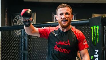 Двалишвили не делает разминку и растяжку, ложится в 2 ночи и неправильно гоняет вес. Как он все еще чемпион?