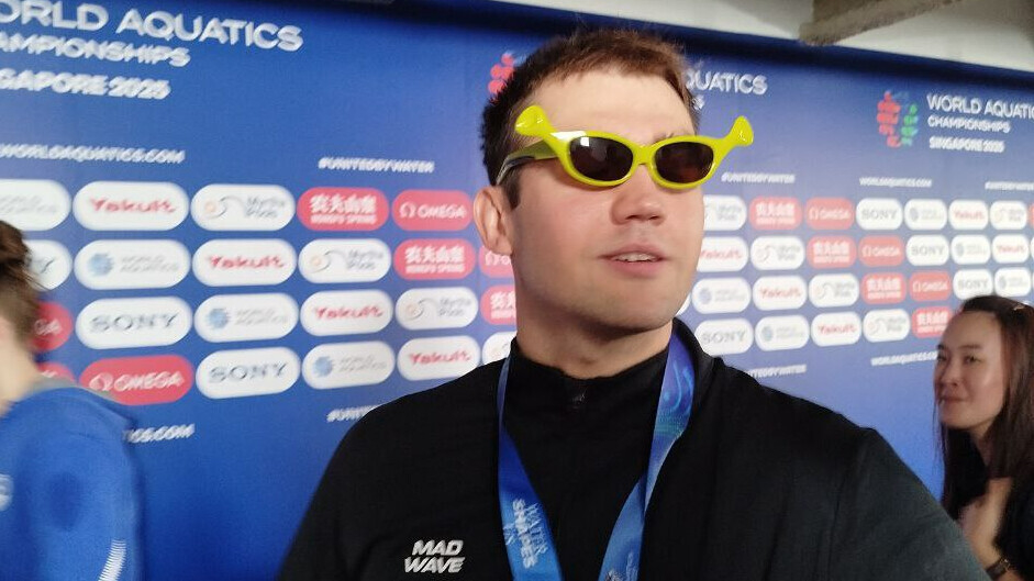 Климент Колесников в очках Шрека.