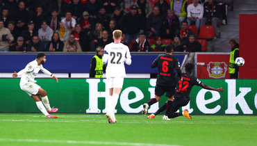 «Байер» — ПСВ: видеообзор матча Лиги чемпионов