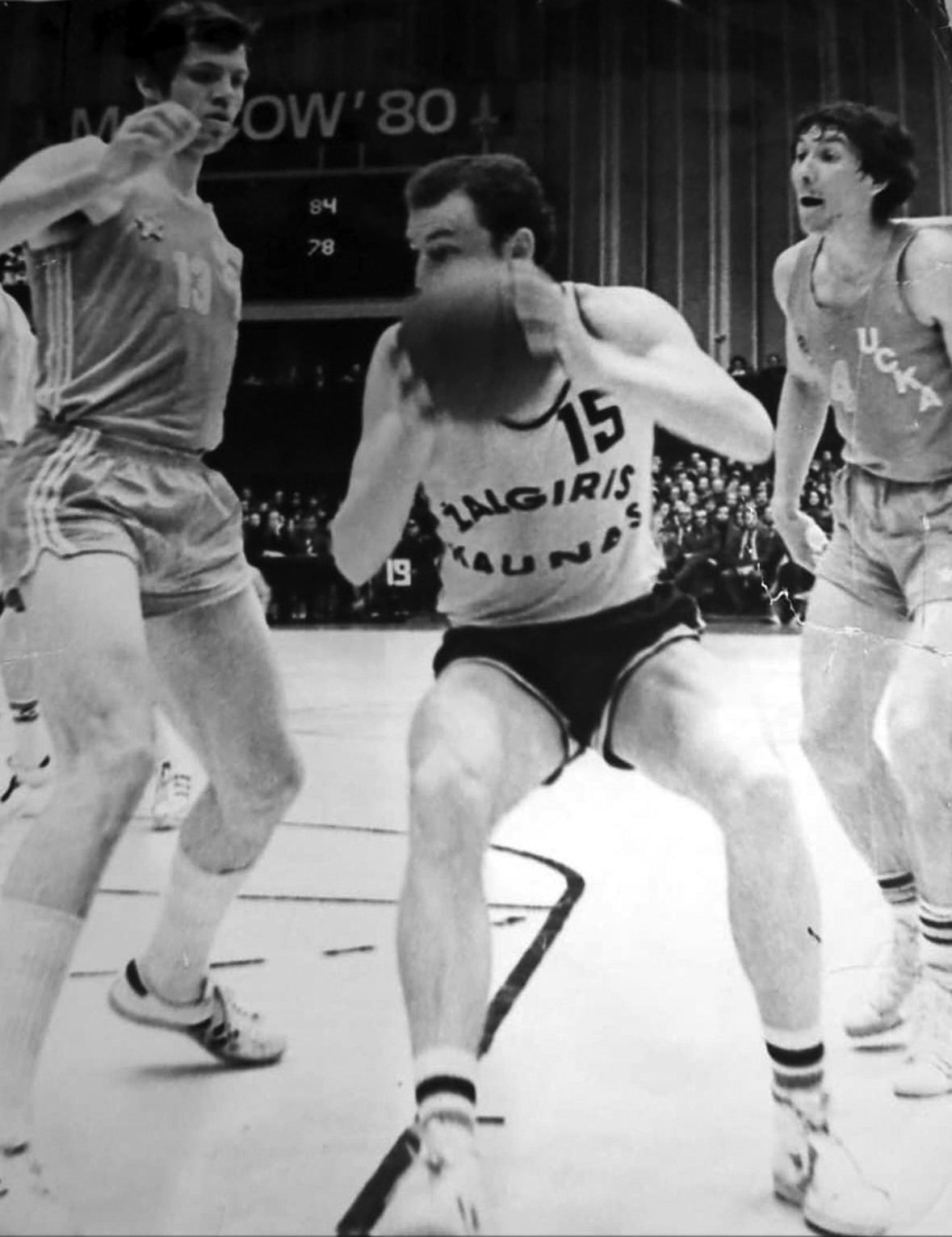 Виктор Петраков (слева).