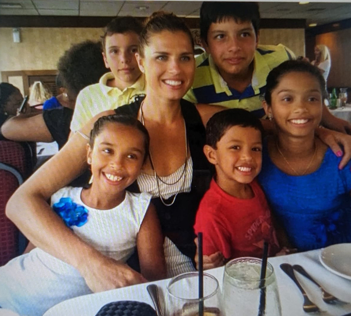 Анна Петракова с племянниками.