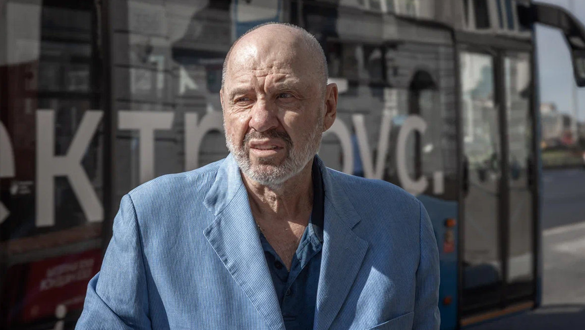 Виктор Петраков.