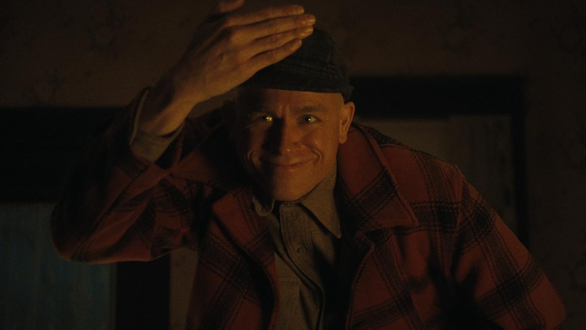 Кадр из сериала «Монстр. История Эда Гейна», реж. Макс Уинклер, Netflix