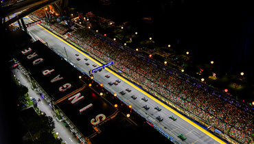 Ферстаппен продолжит погоню в жарком Сингапуре. Чего ждать от нового «Гран-при»?