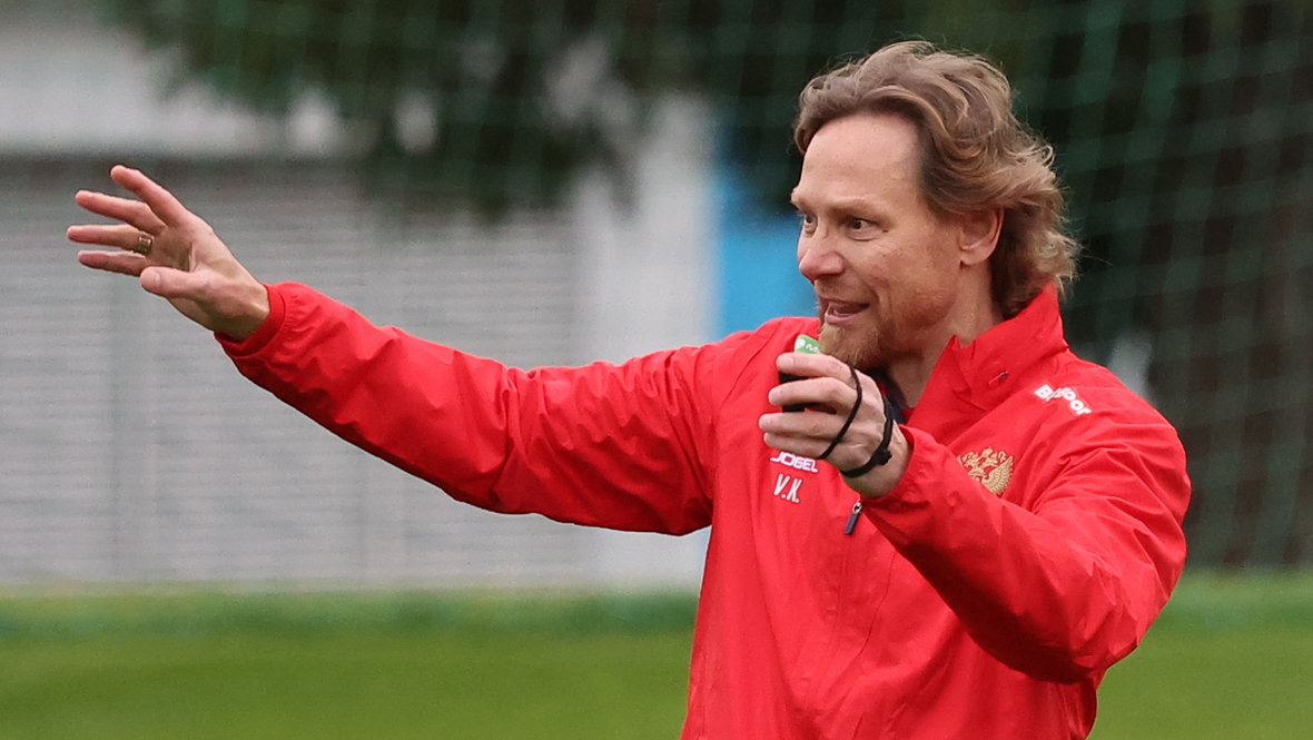 Валерий Карпин.