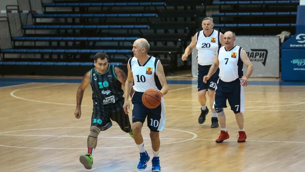 Александр Потапов.