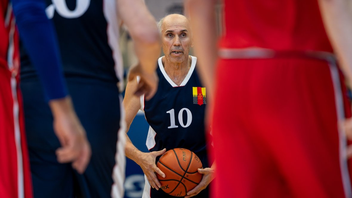 Александр Потапов.