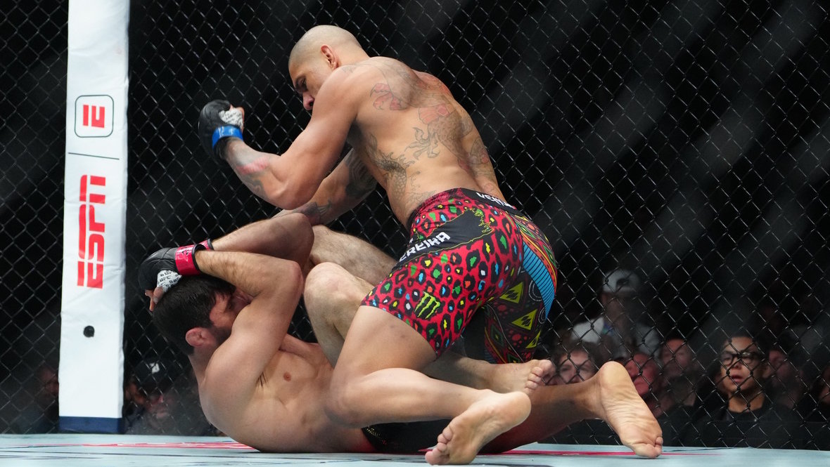 Магомед Анкалаев — Алекс Перейра : результат и обзор боя UFC 320 5 октября 2025