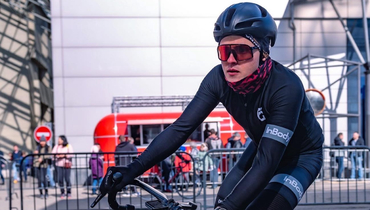 «Не хотел получать преимущество за счет сильного ветра». Евгений Тихонин — о победе на триатлоне в «Сириусе»