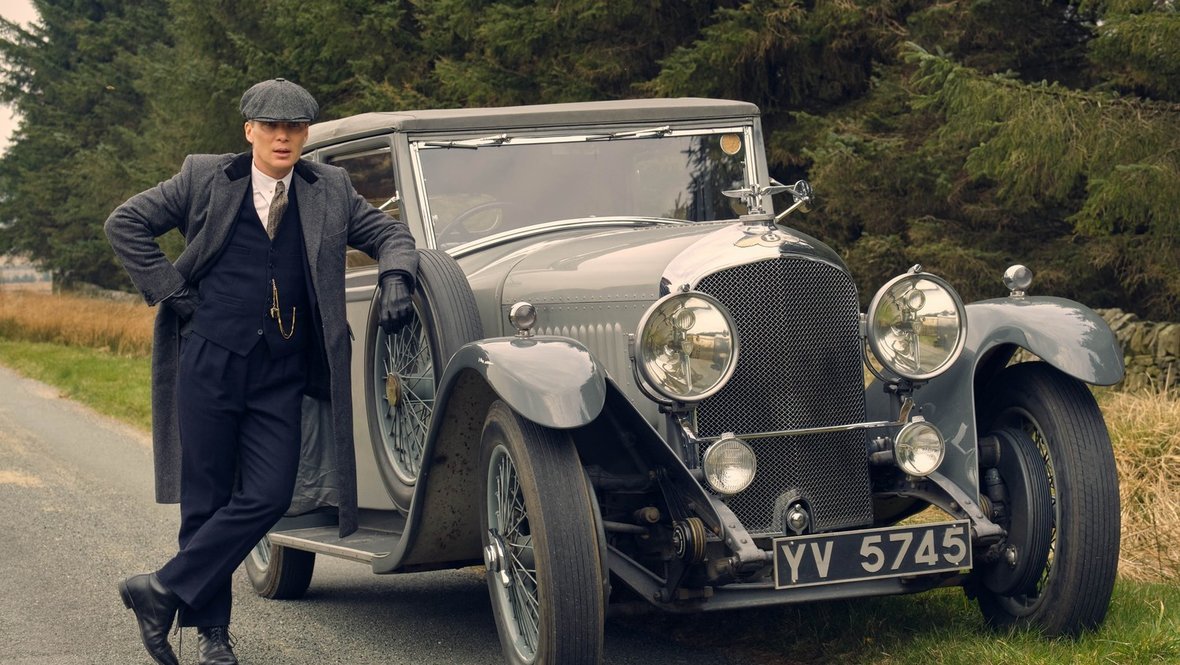 Кадр из сериала «Острые козырьки», реж. Энтони Бирн, Колм Маккарти, Тим Милантс и др., Netflix