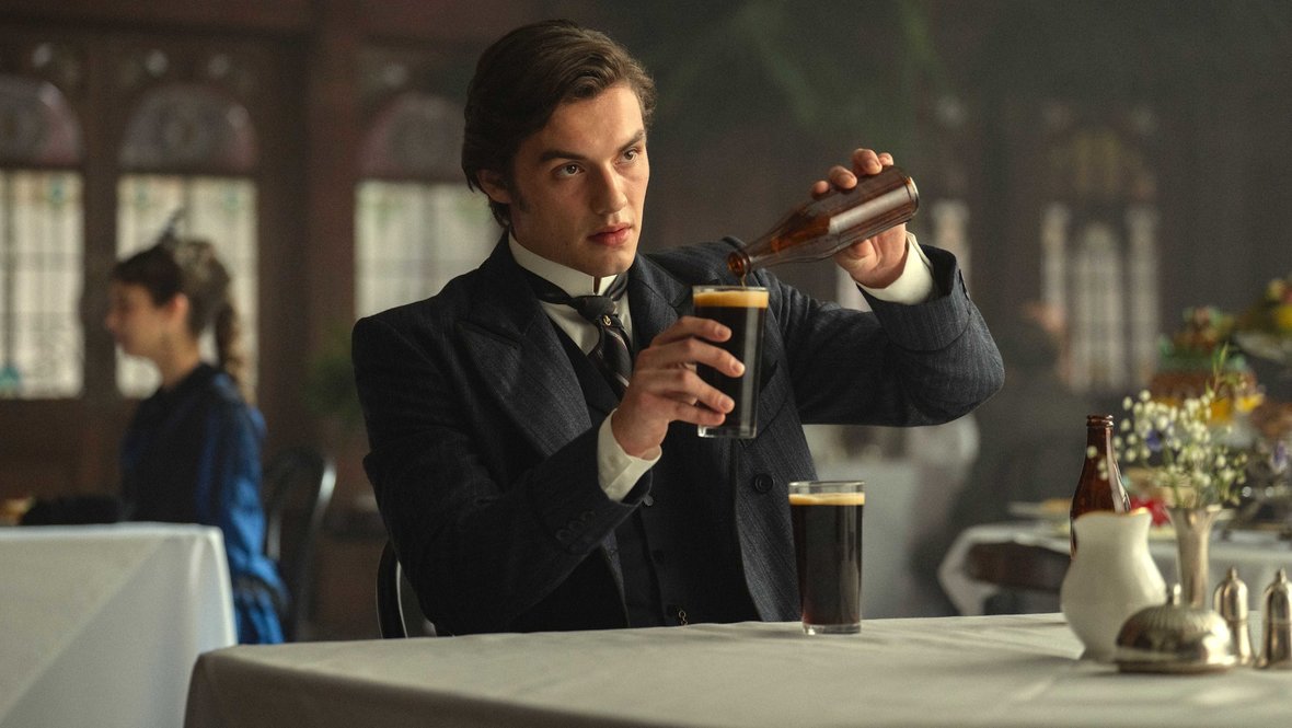 Кадр из фильма «Дом Гиннессов», создатель Стивен Найт, Netflix