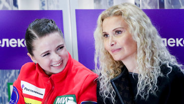 Валиева красиво попрощалась с Тутберидзе: приехала на каток и подарила букет