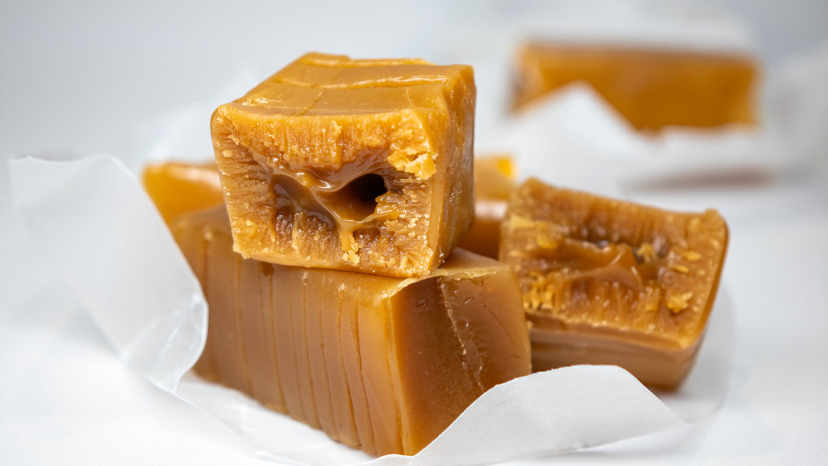 Ириски на столе