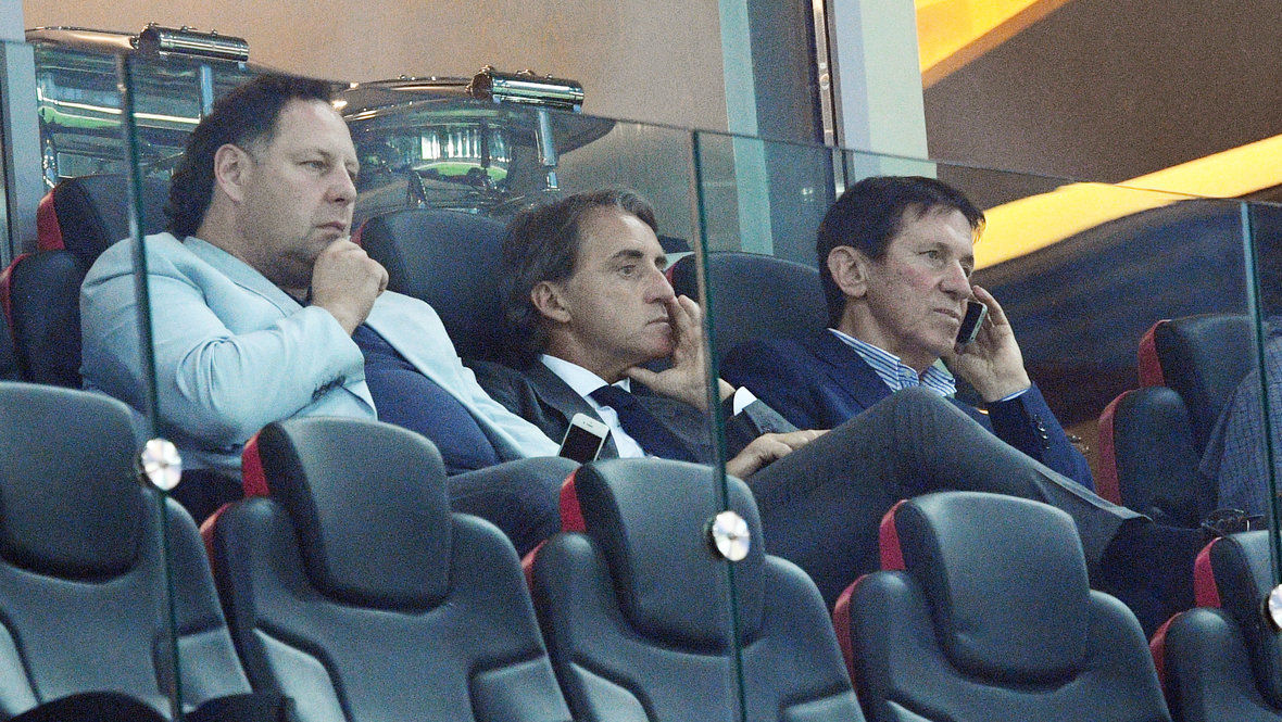 Константин Сарсания, Роберто Манчини и Оресте Чинквини (слева направо).