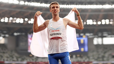 «У всех играет гимн, а у нас — просто минута тишины». Как российские паралимпийцы в последний раз выступили под нейтральным флагом