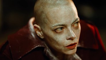 Бугония фильм 2025: что известно, когда выйдет — Йоргос Лантимос, Эмма Стоун.