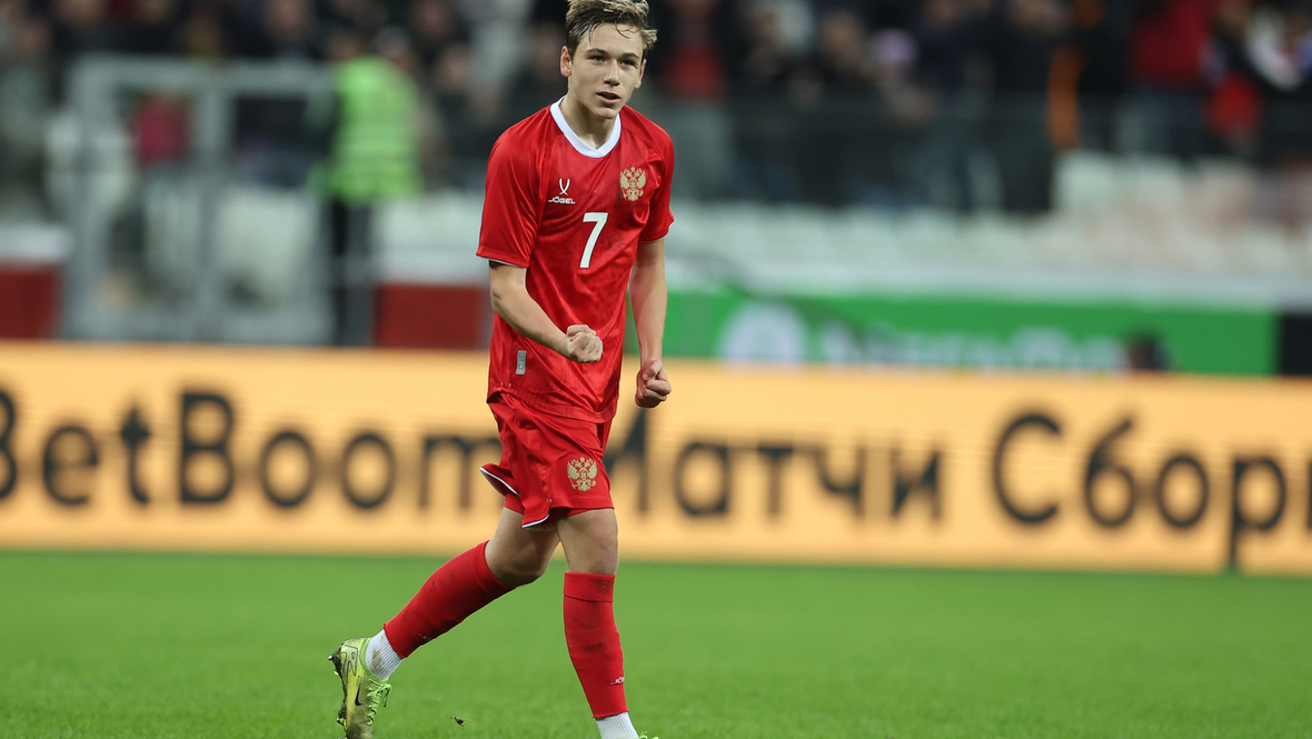 Футболист Алексей Батраков.