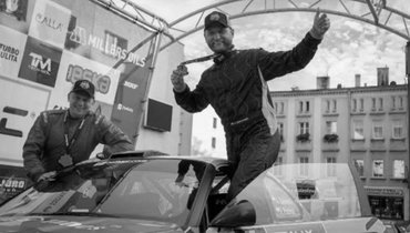 Гонщик Сенковски погиб на ралли в Польше. Он врезался в дерево и сгорел заживо