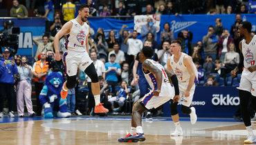 ЦСКА обыграл «Зенит» благодаря трехочковому Антона Астапковича за 0,3 секунды до конца четвертой четверти.