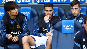 Футболисты «Реал Сосьедад» Такефуса Кубо, Арсен Захарян и Лука Сучич.