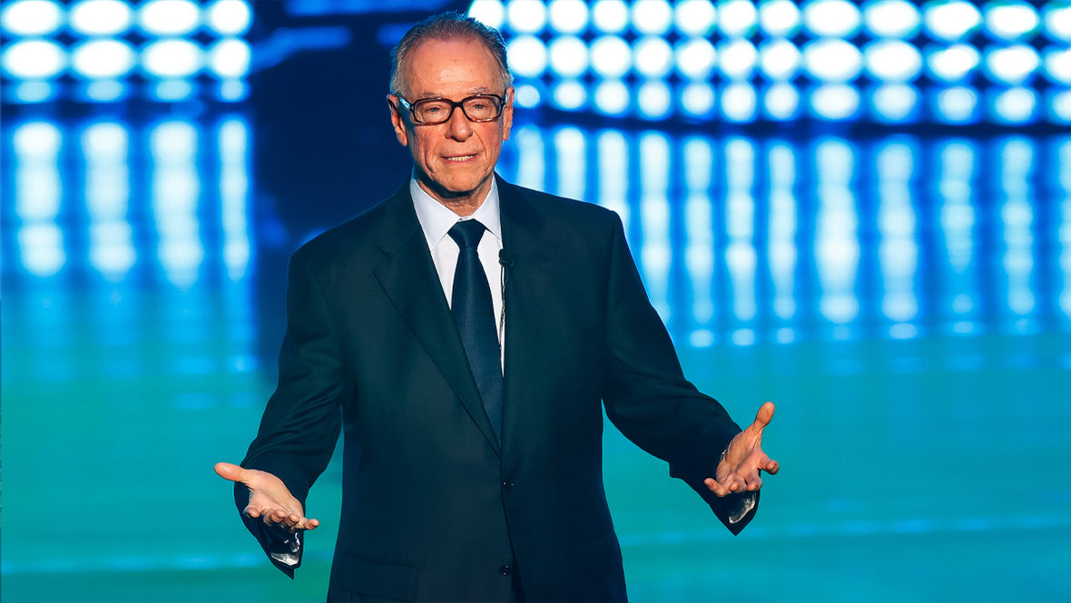 Карлос Артур Нузман.