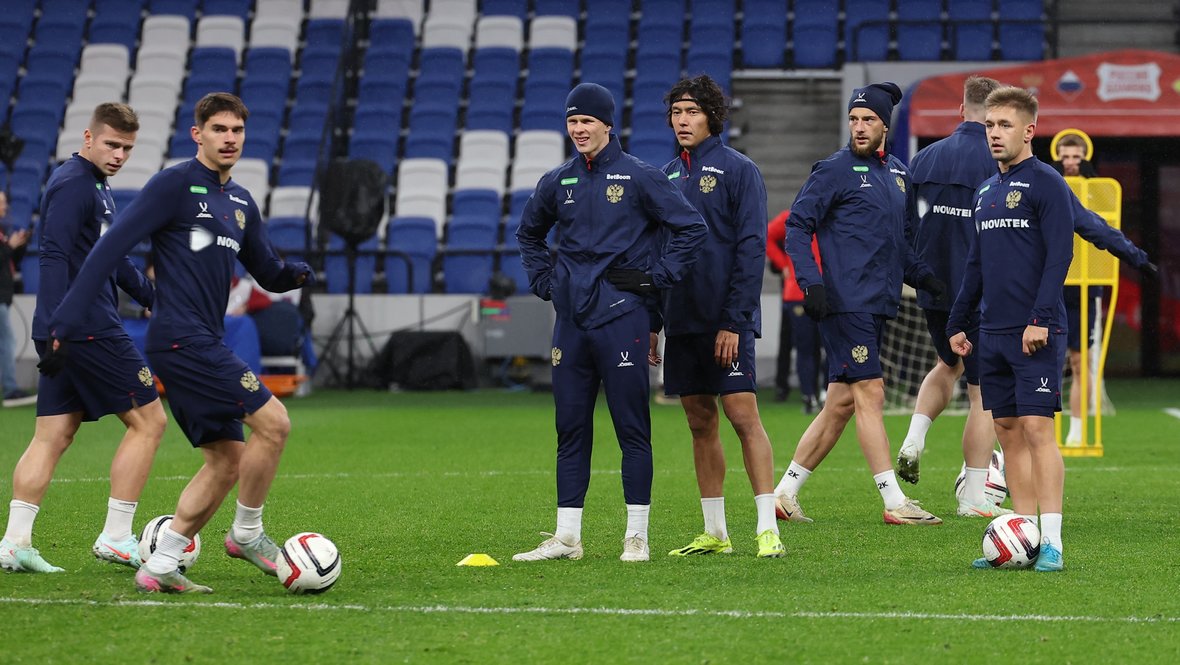 Тренировка сборной России перед матчем с Боливией.