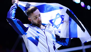 Артем Долгопят.