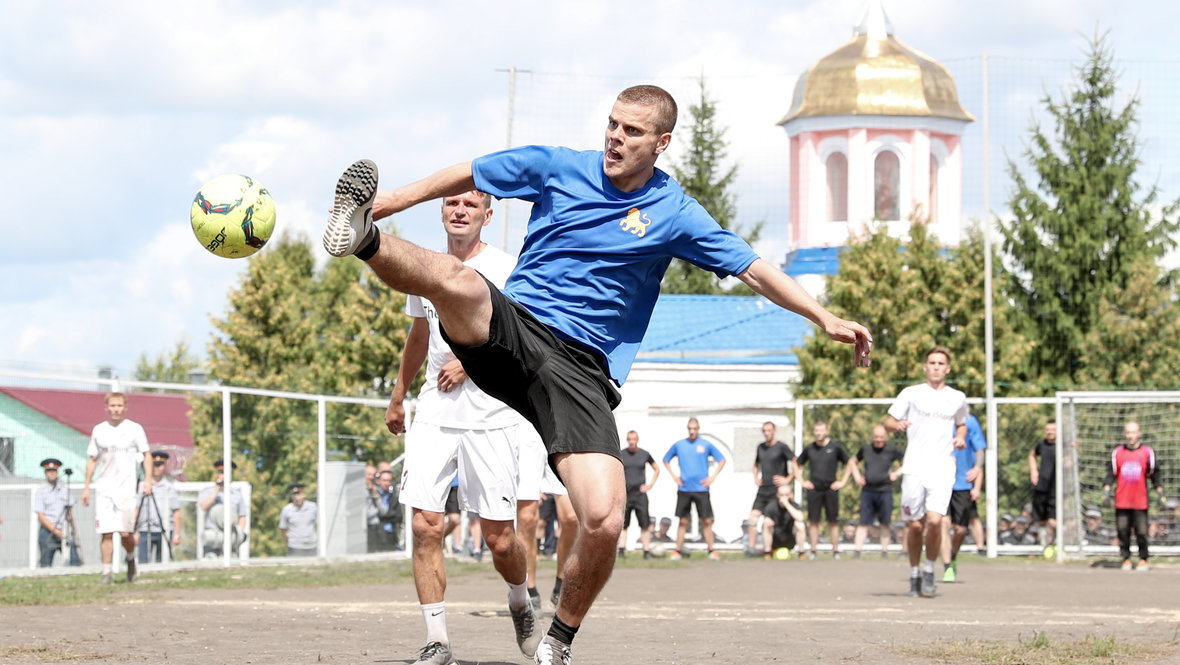 Александр Кокорин во время матча в ИК-4 УФСИН России по Белгородской области.