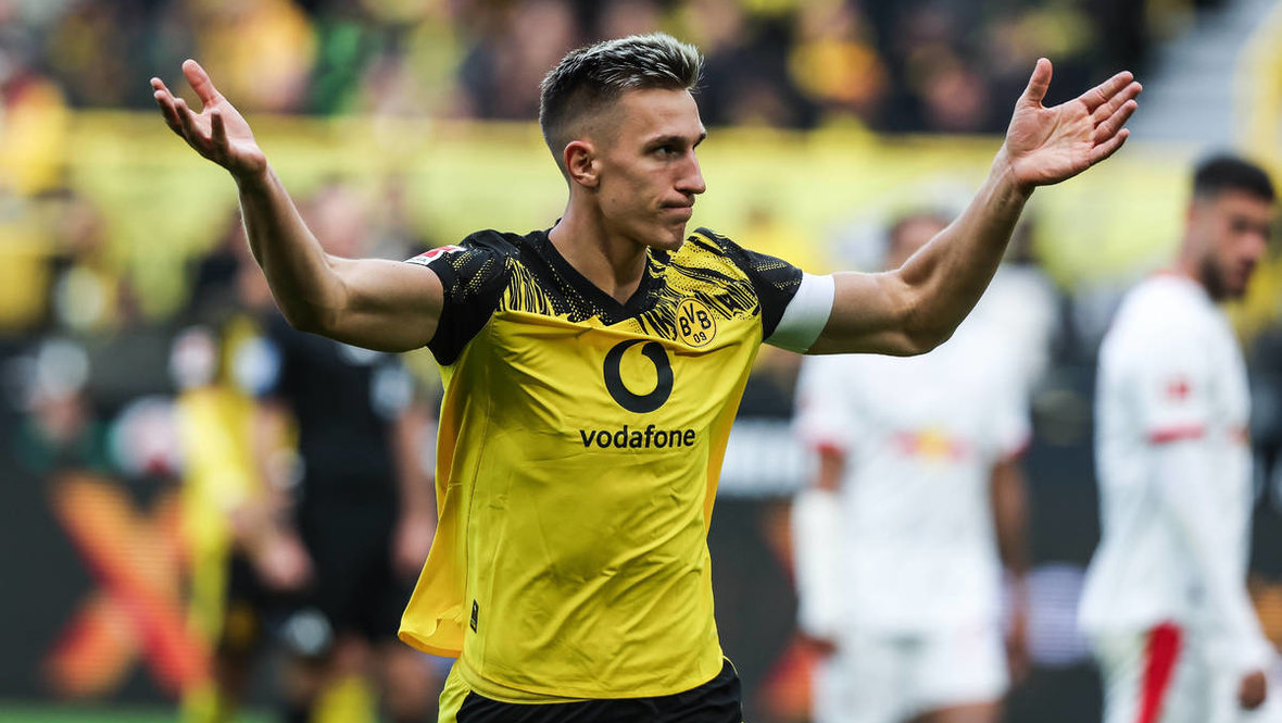 Нико Шлоттербек («Боруссия» Дортмунд).