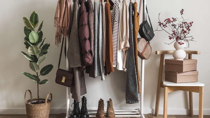 Рейл с одеждой