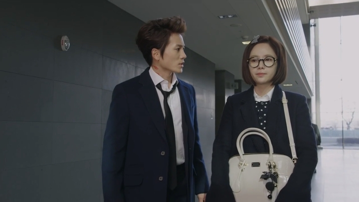 Кадр из дорамы «Убей меня, исцели меня», реж. Ким Дэ Джин, Ким Джин Ман, Munhwa Broadcasting Corporation