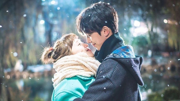 Кадр из дорамы «Фея тяжелой атлетики», реж. О Хен Джон/ Netflix